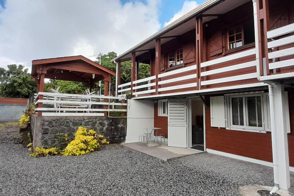 Chalet Des Laves Sainte-Rose Zewnętrze zdjęcie